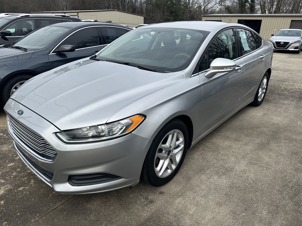 2016 Ford Fusion SE's photo