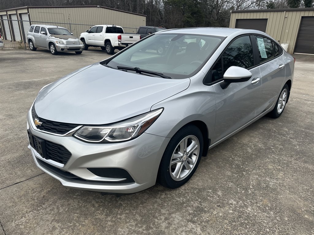 2018 Chevrolet Cruze LS's photo